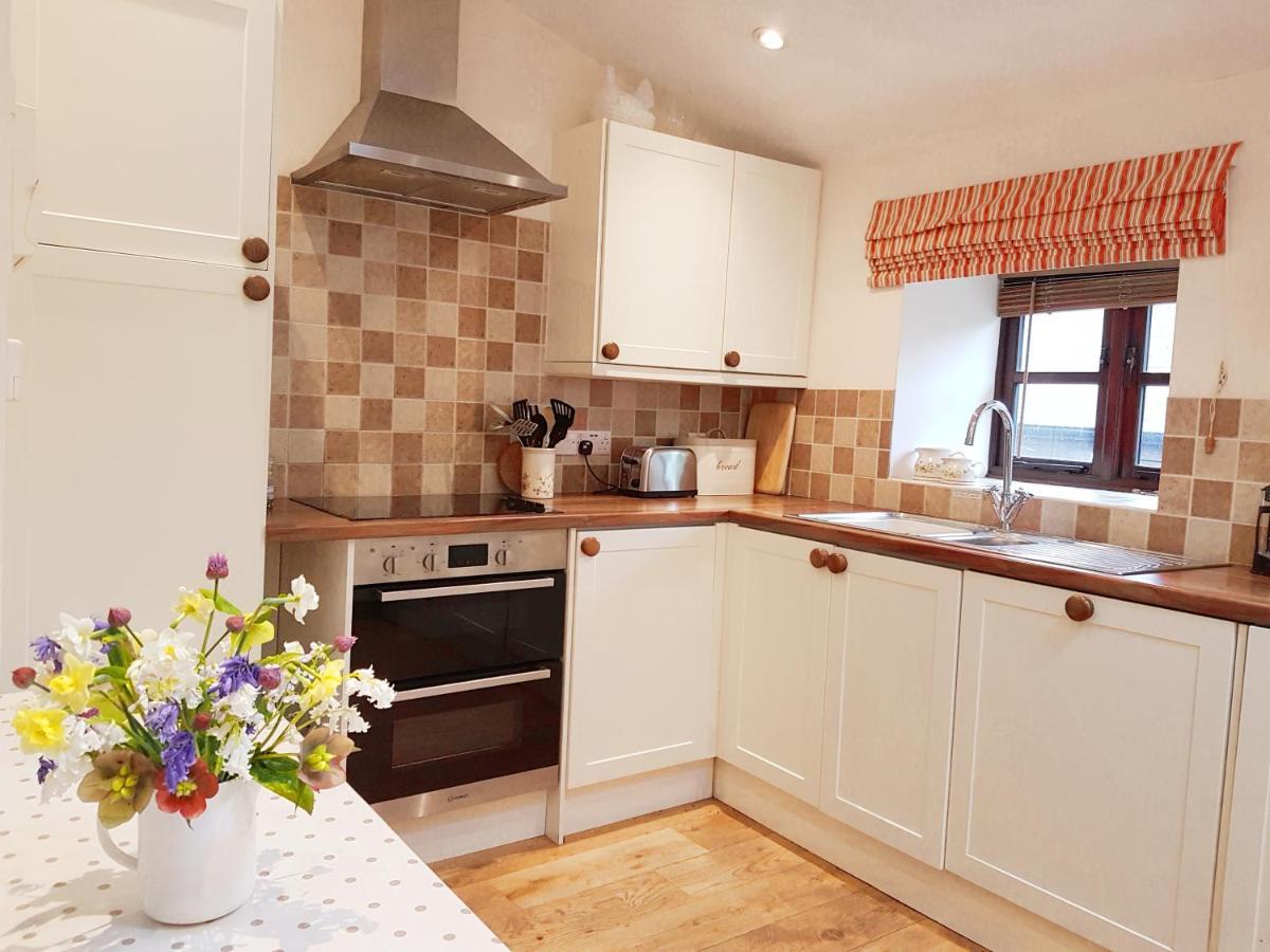 River Cottage@Cwm Mill - Riverside Family Holidays In The Black Mountains Hereford Bagian luar foto