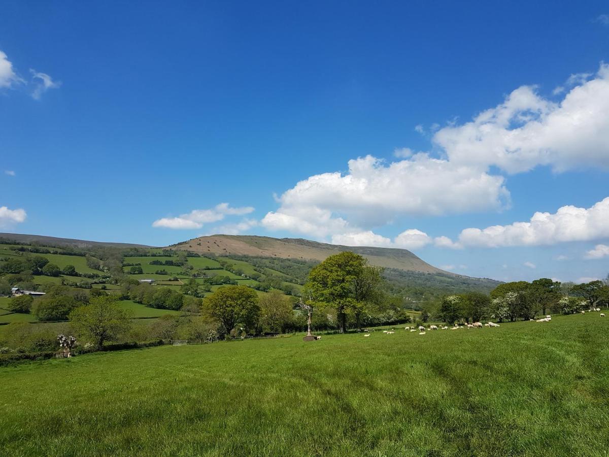 River Cottage@Cwm Mill - Riverside Family Holidays In The Black Mountains Hereford Bagian luar foto